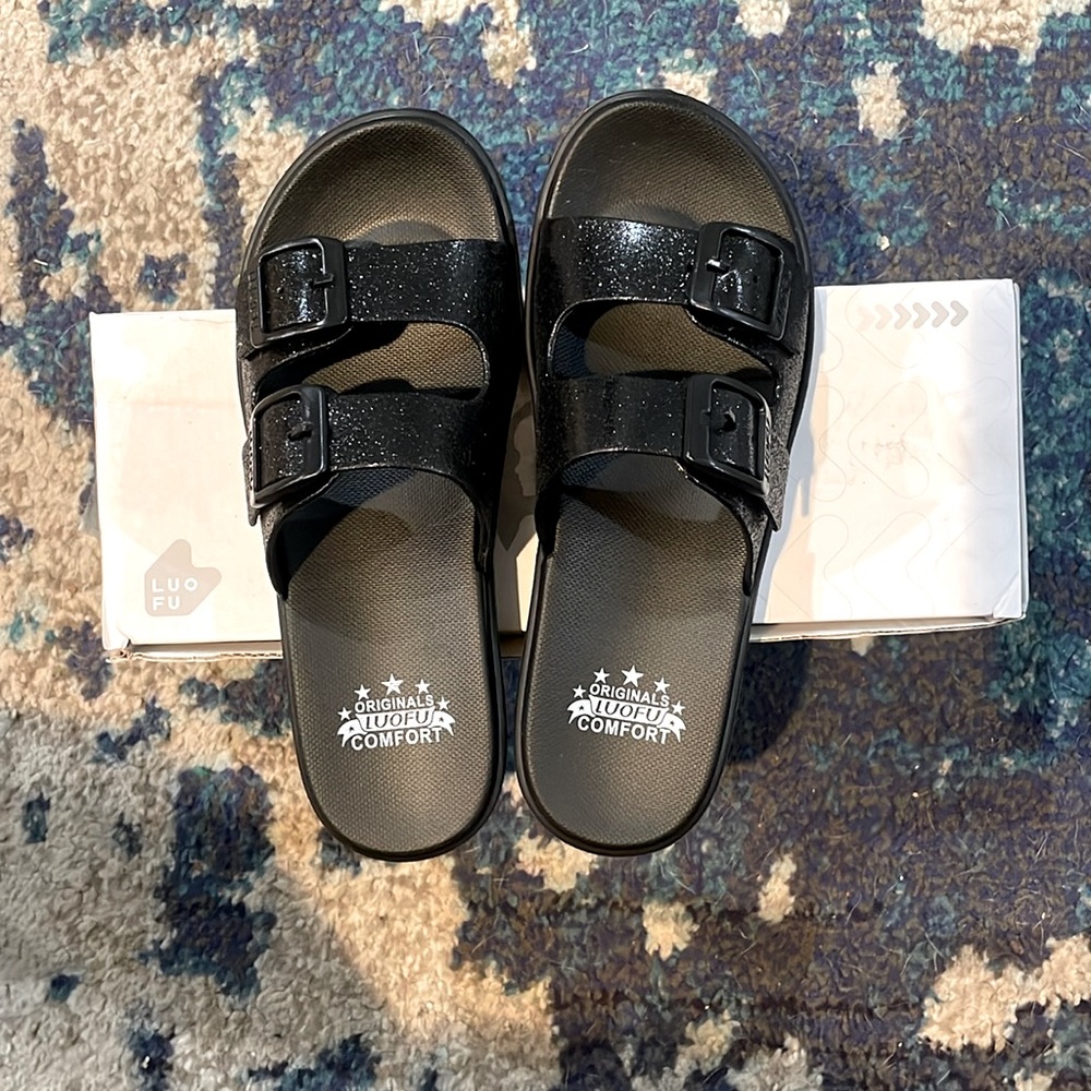 Brand New Black Slides- Sz 6